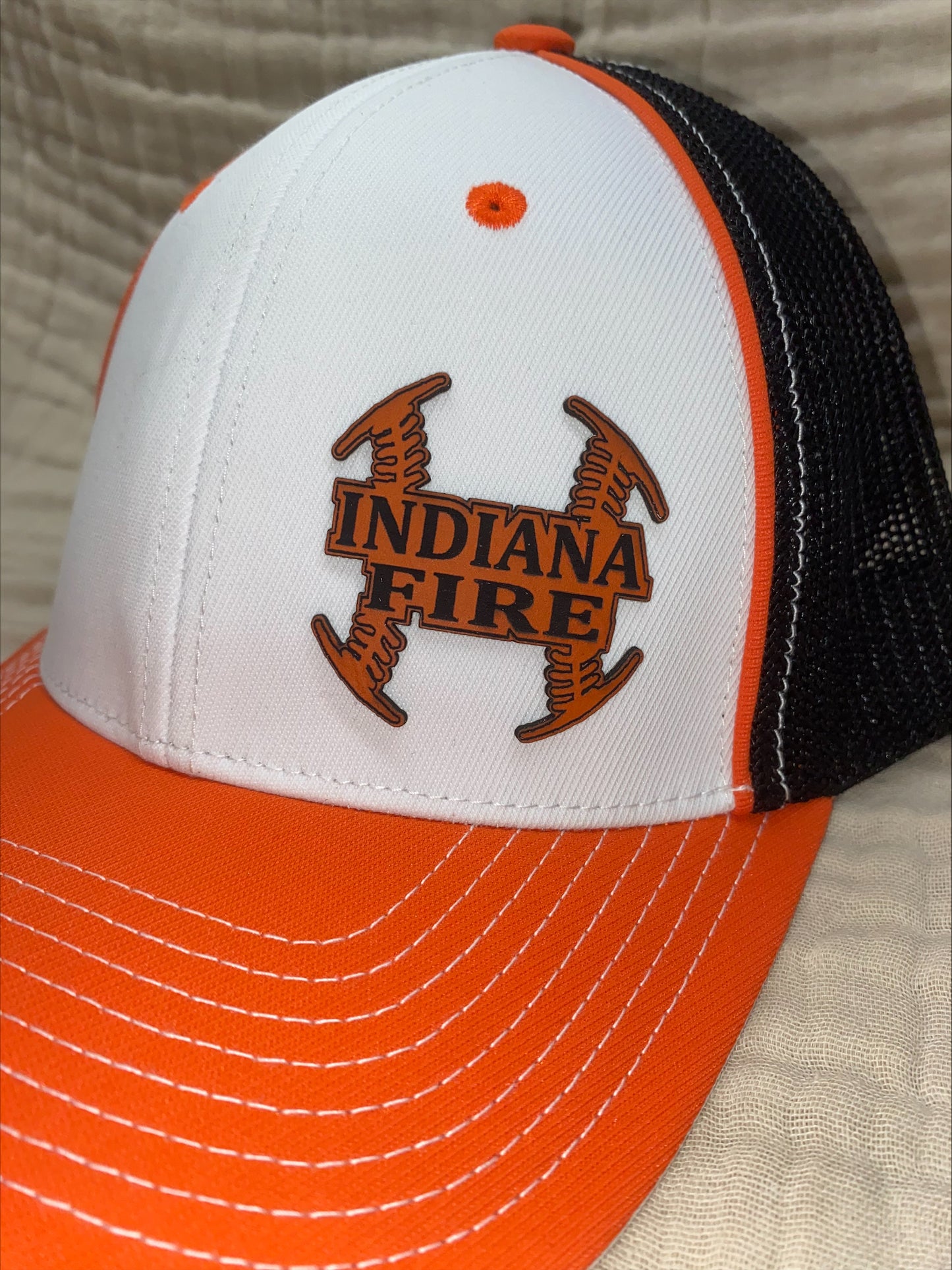 PACIFIC FLEXFIT WHITE FRONT ORANGE BILL